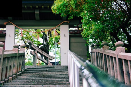 山色空蒙雨亦奇 写于诗人任杭州通判期间